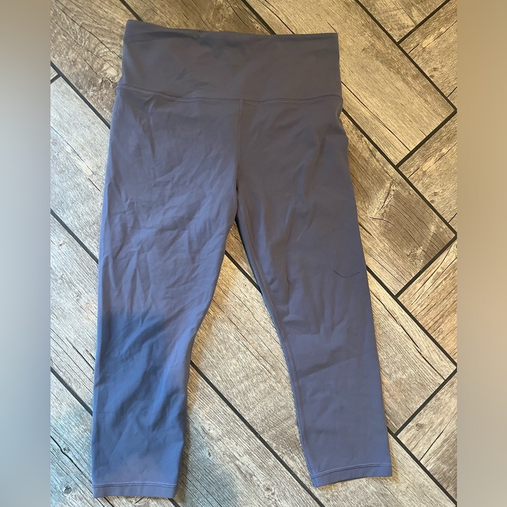 Athleta elation Capri leggings